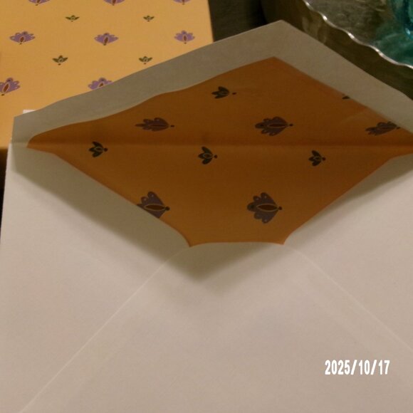 VTG Stationary by Creative Papers C. R. Gibson Boxed paper 20 PC & Envelopes 10 - Picture 2 of 3